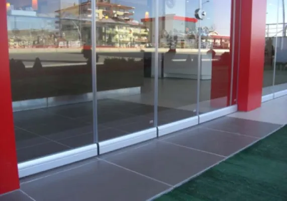 Eşiksiz Katlanır Cam Balkon